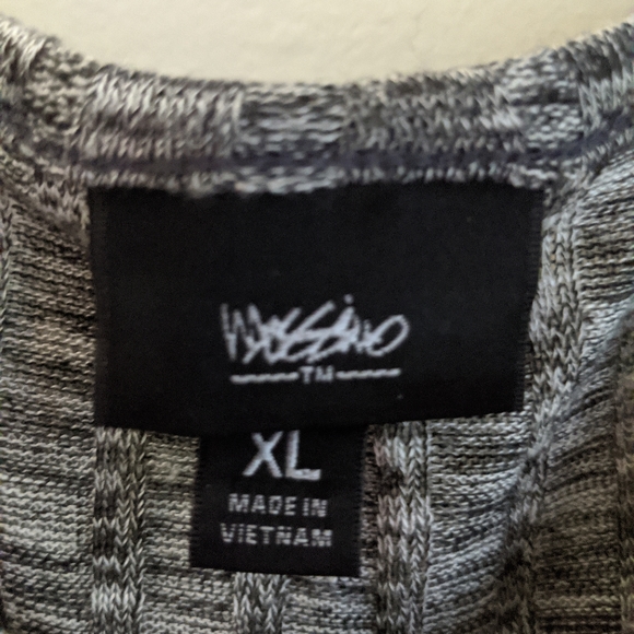 Top - Picture 3 of 4